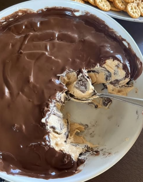 Buckeye Dip: The 5-Minute Peanut Butter Chocolate Obsession